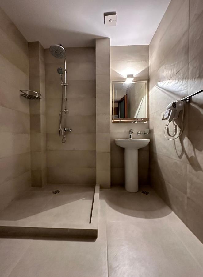 Karse Hotel แอมโบรเลารี ภายนอก รูปภาพ